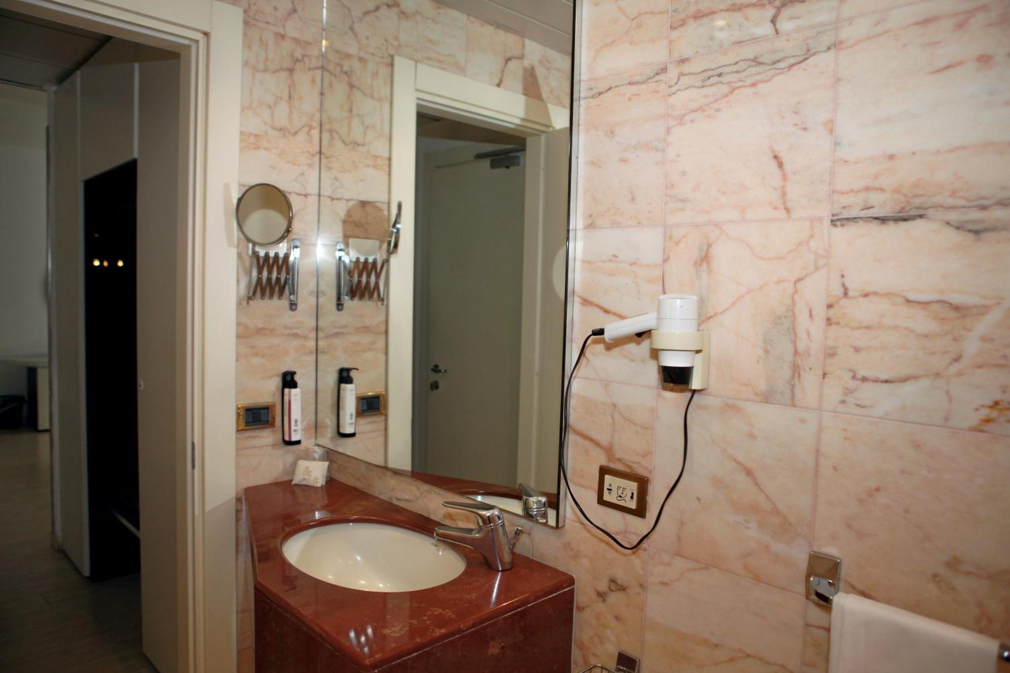 Mediterraneo Palace Hotel Ραγκούσα Εξωτερικό φωτογραφία