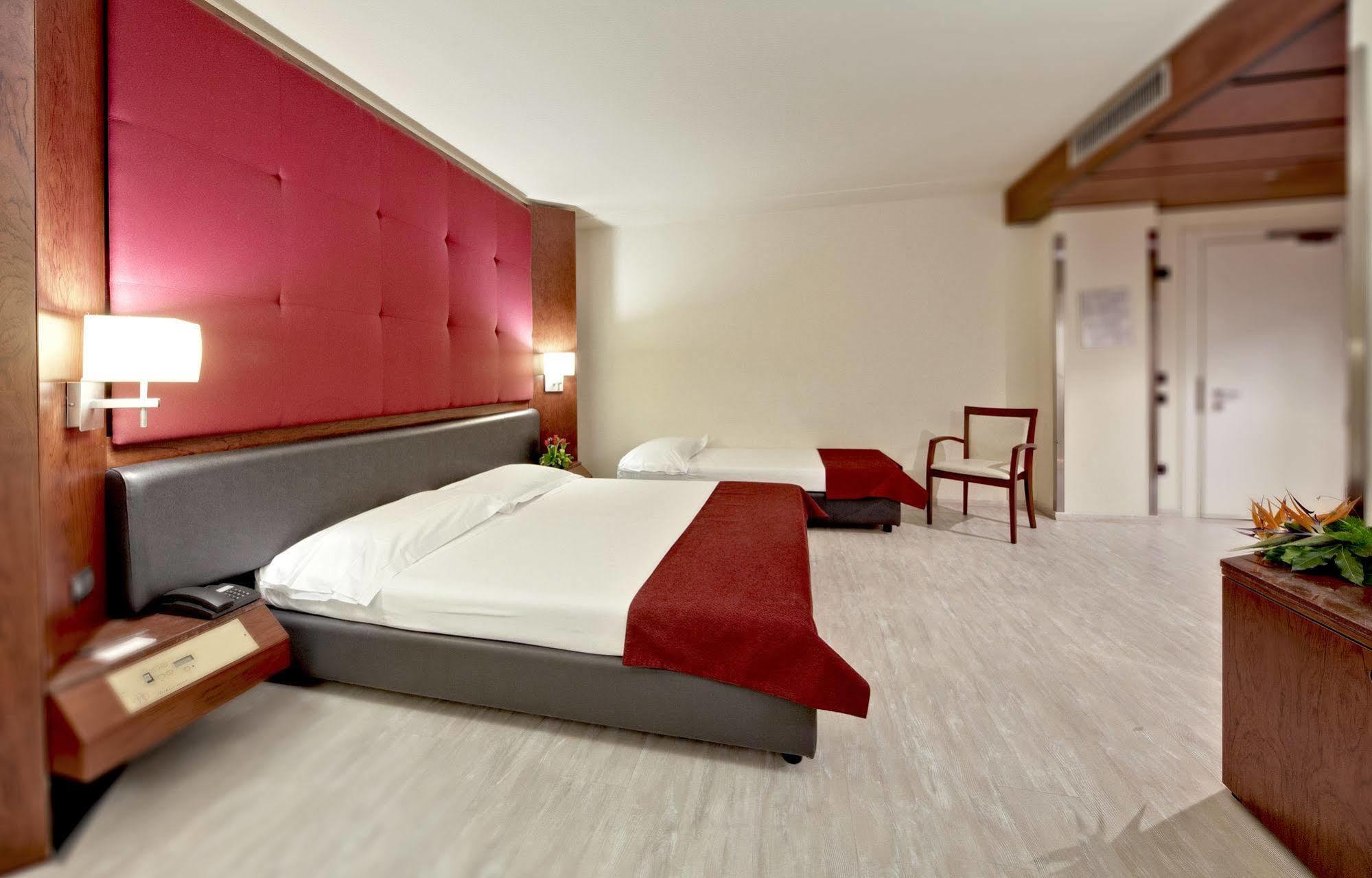 Mediterraneo Palace Hotel Ραγκούσα Εξωτερικό φωτογραφία