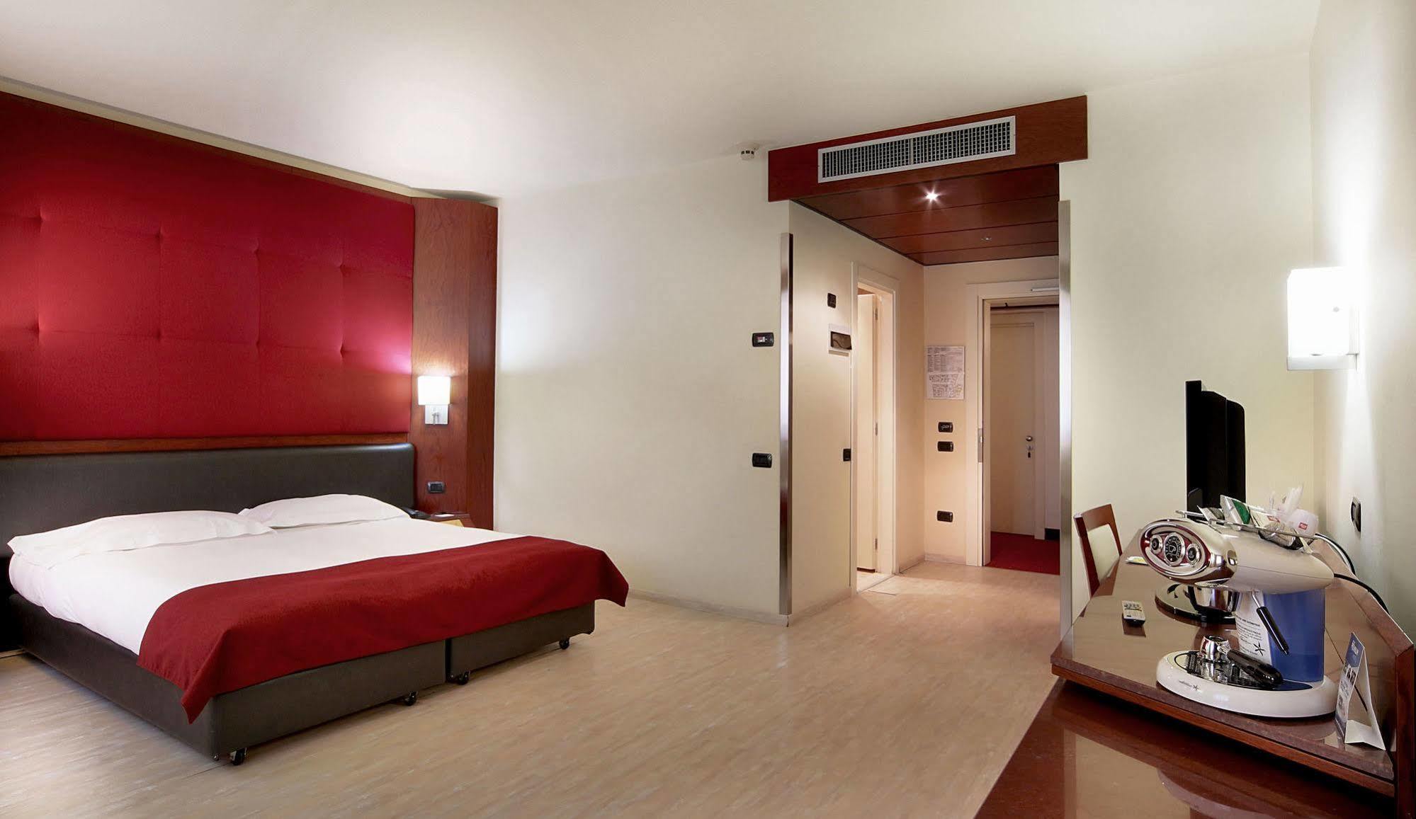 Mediterraneo Palace Hotel Ραγκούσα Εξωτερικό φωτογραφία